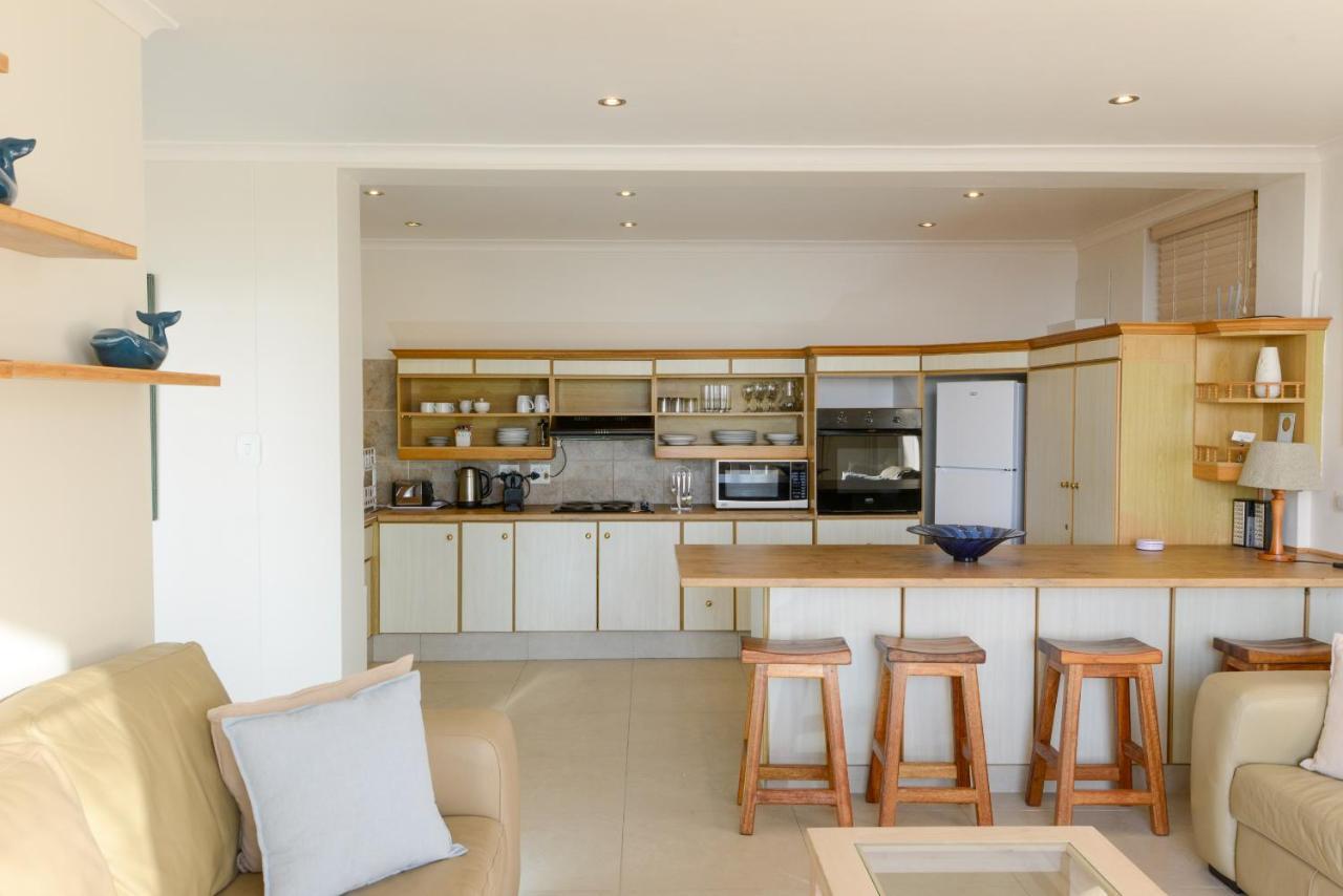 Apartamento A Whale Of A Time Fish Hoek Exterior foto