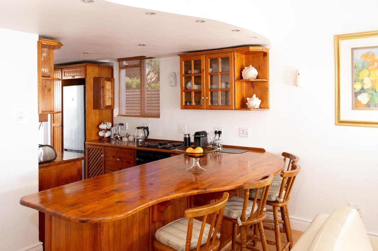 Apartamento A Whale Of A Time Fish Hoek Exterior foto
